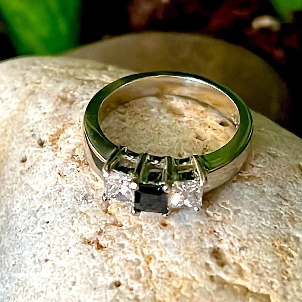 14k gold diamond and sapphire ring - Picture 10 of 12